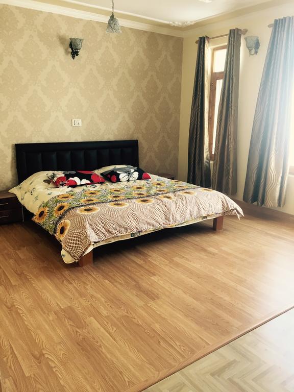 Shalimar Heights Srinagar (Jammu and Kashmir) Bagian luar foto